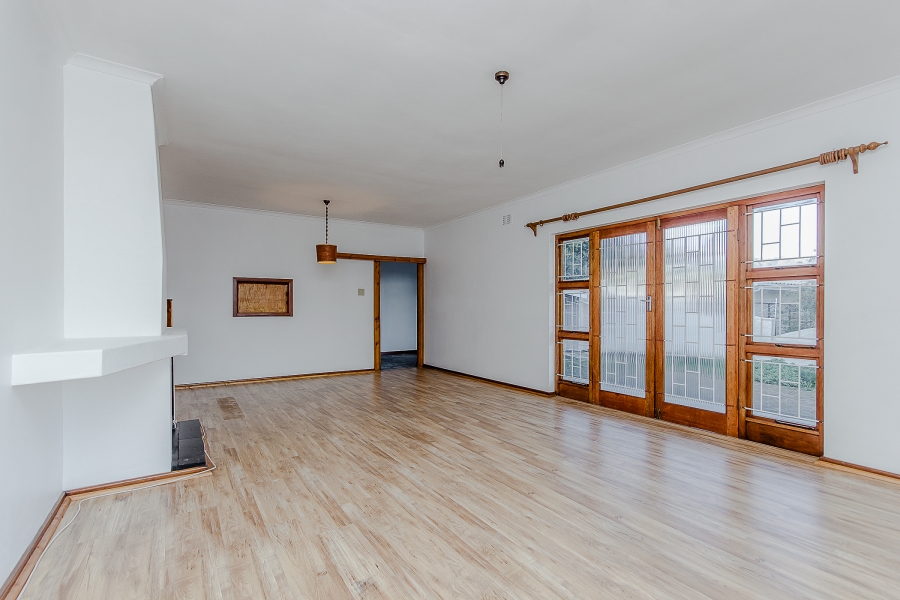 3 Bedroom Property for Sale in Lemoenkloof Western Cape